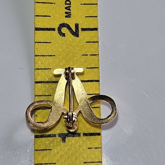 Vintage Avon Lady Award Gold Tone Initial Letter "A" Classic Pin Brooch - Picture 5 of 10